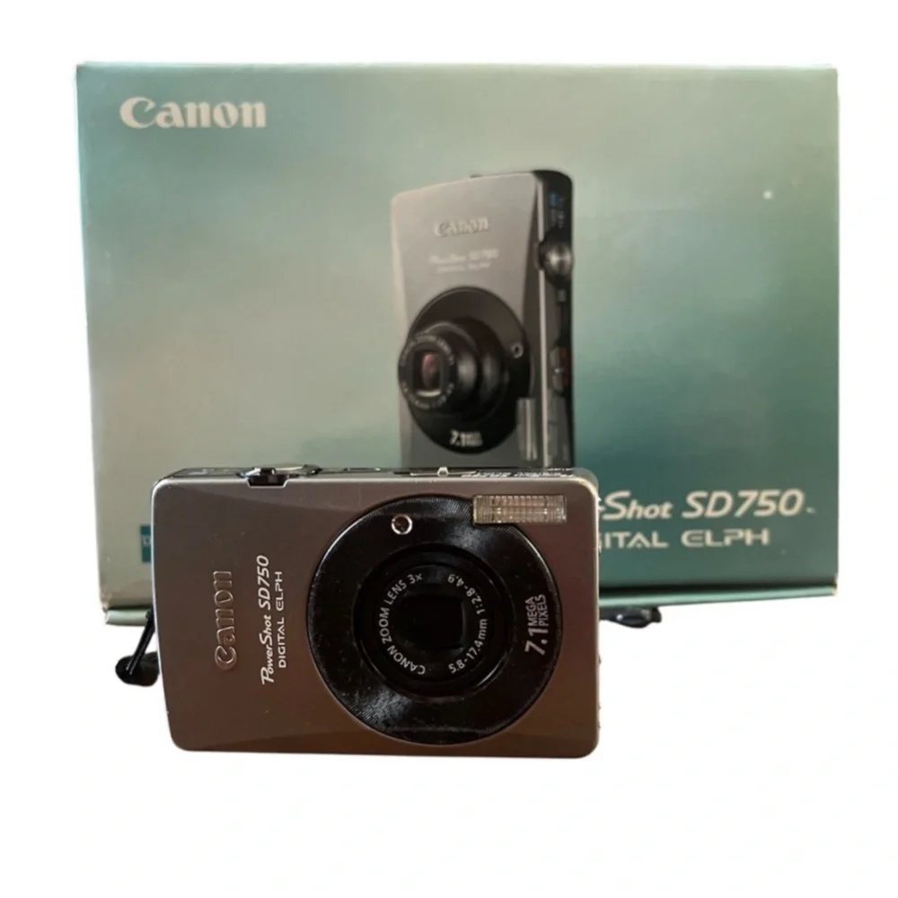 Canon PowerShot SD750 DIGITAL ELPH; Complete in original box